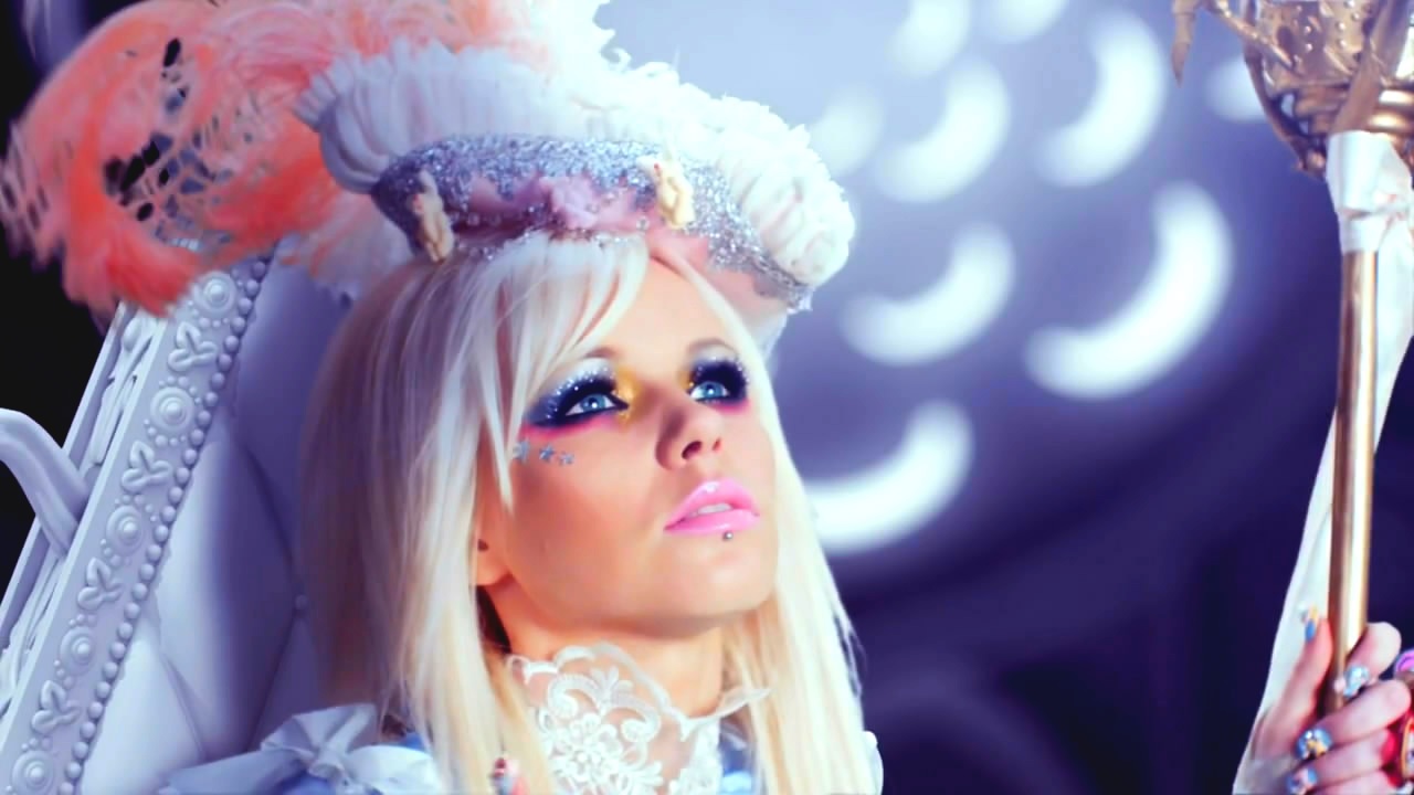 Header Banner Kerli