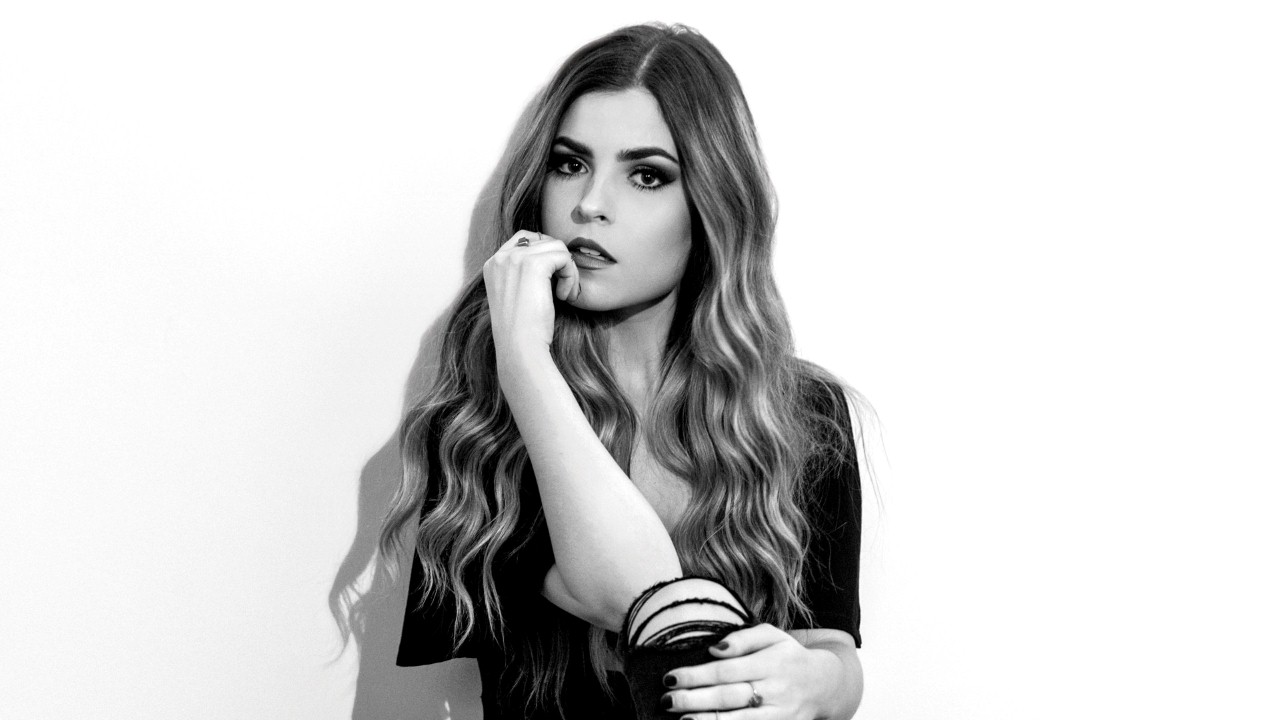 Header Banner Tenille Arts