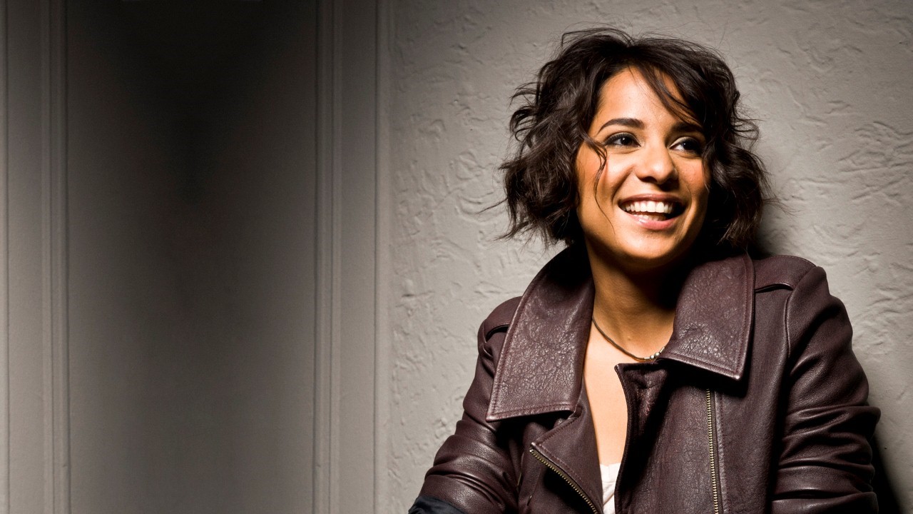 Vicci Martinez — Photo
