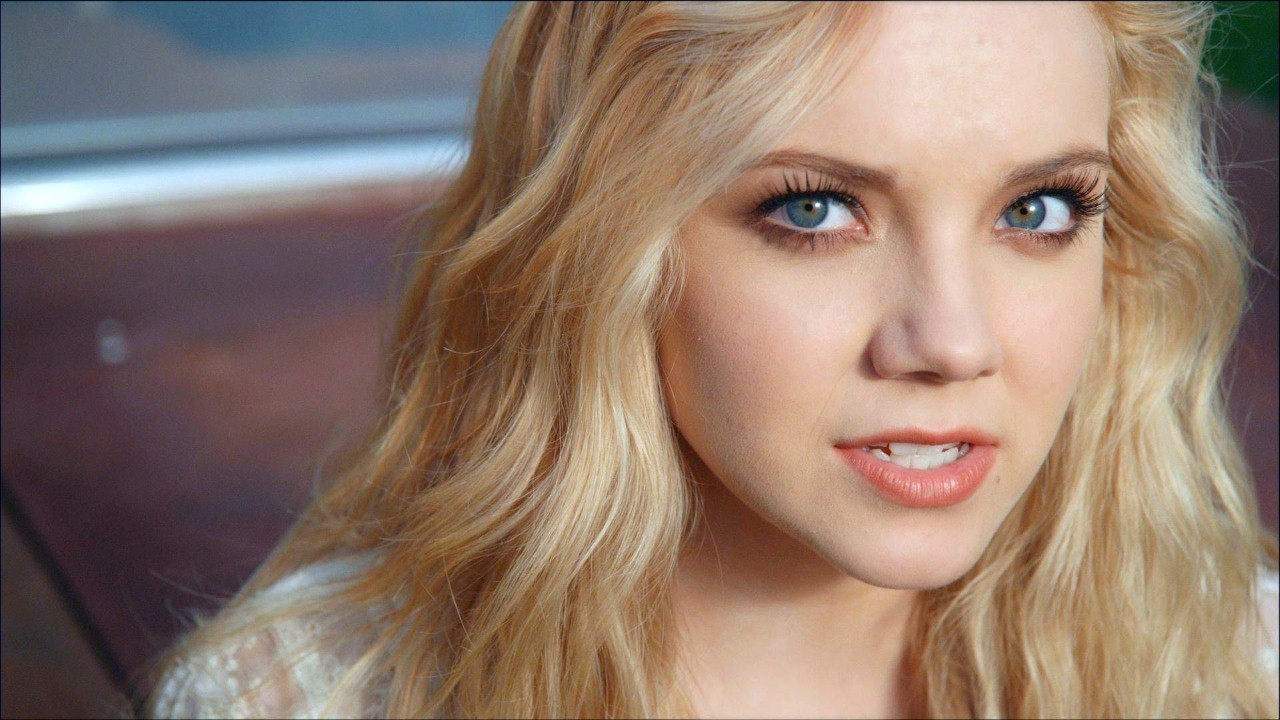 Danielle Bradbery — Photo