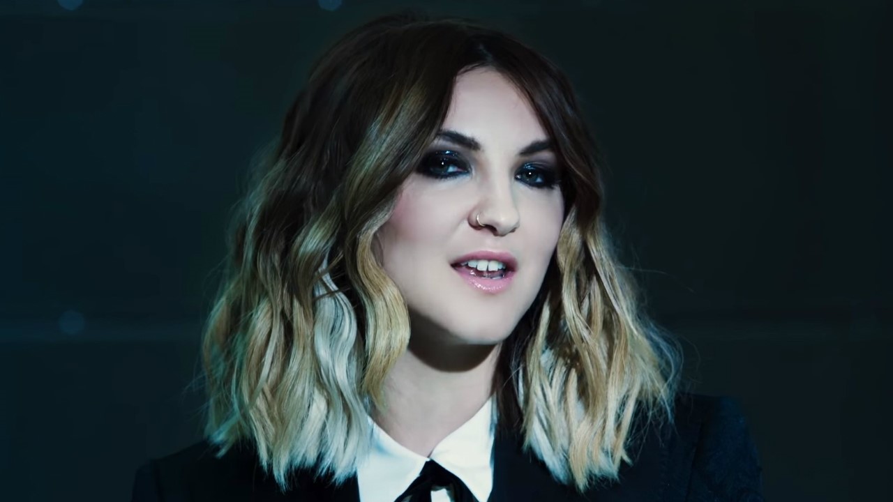 Julia Michaels — Photo