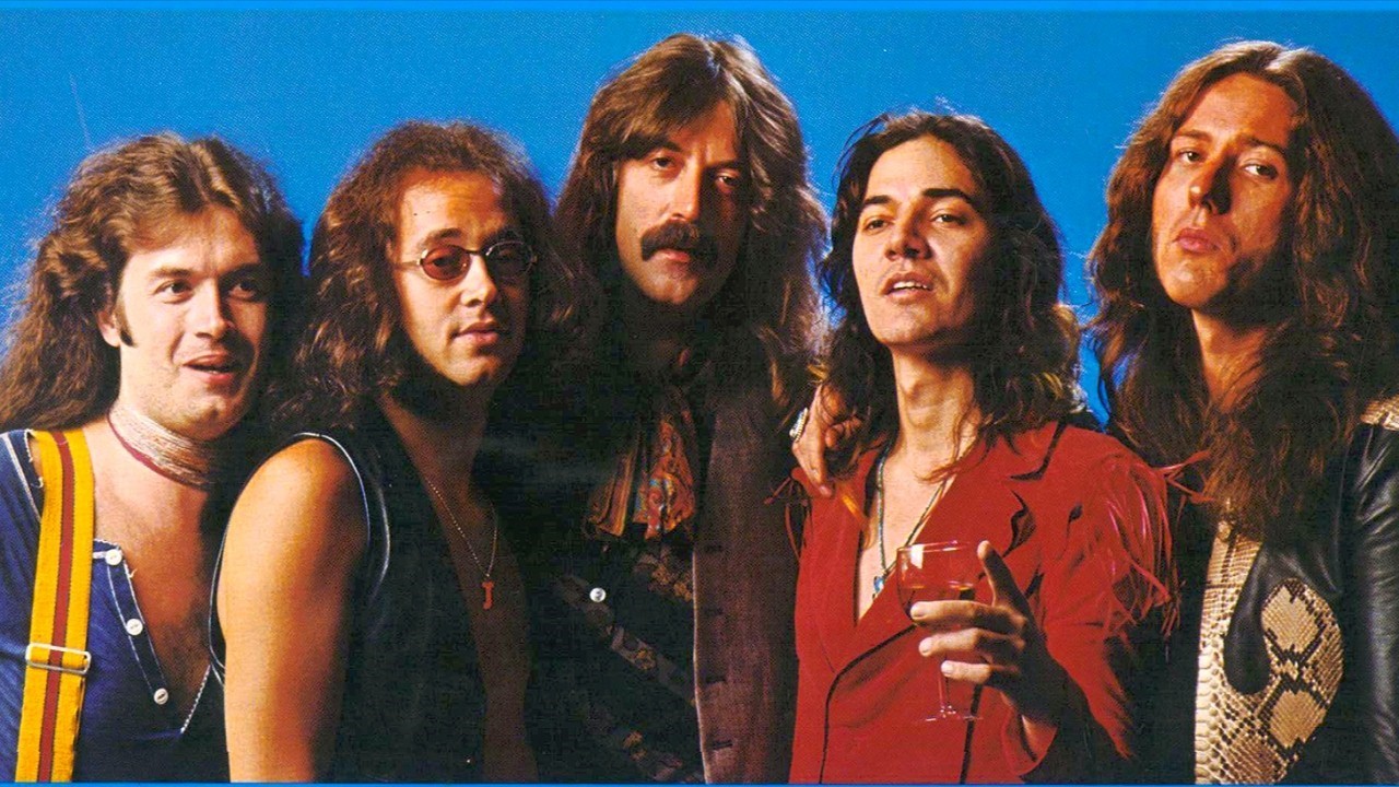 Riff Gitar Paling Ikonik Sepanjang Masa Deep Purple: Analisis Harmoni Interval Nada 'Smoke on the Water' dan 'Highway Star'