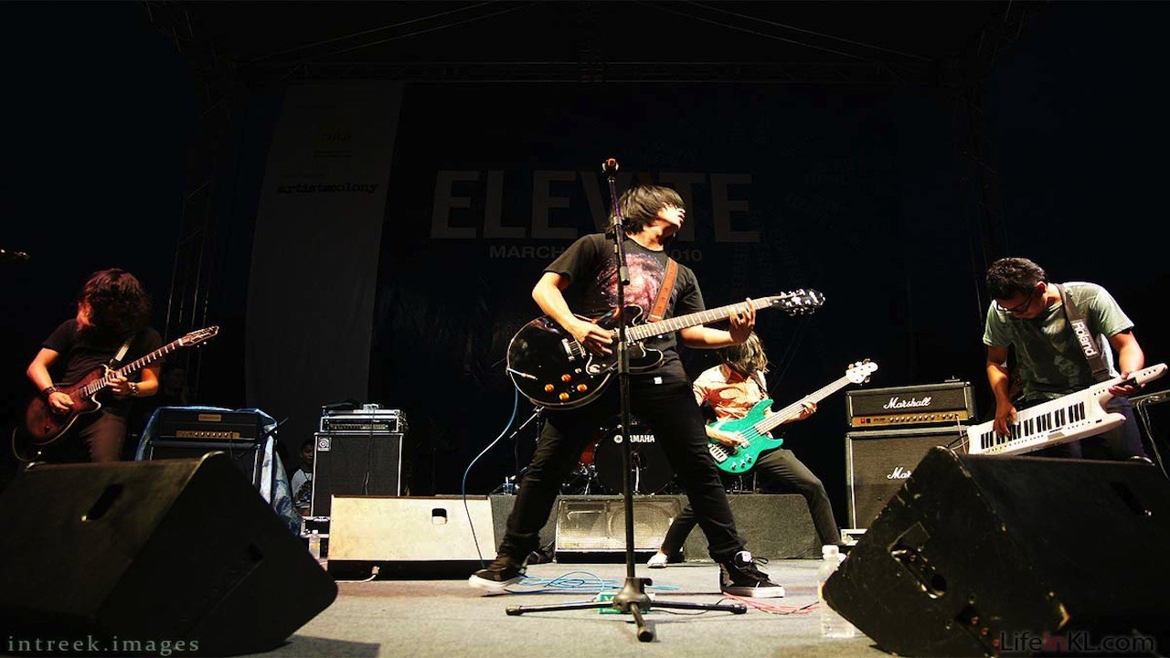 Header Banner Hujan