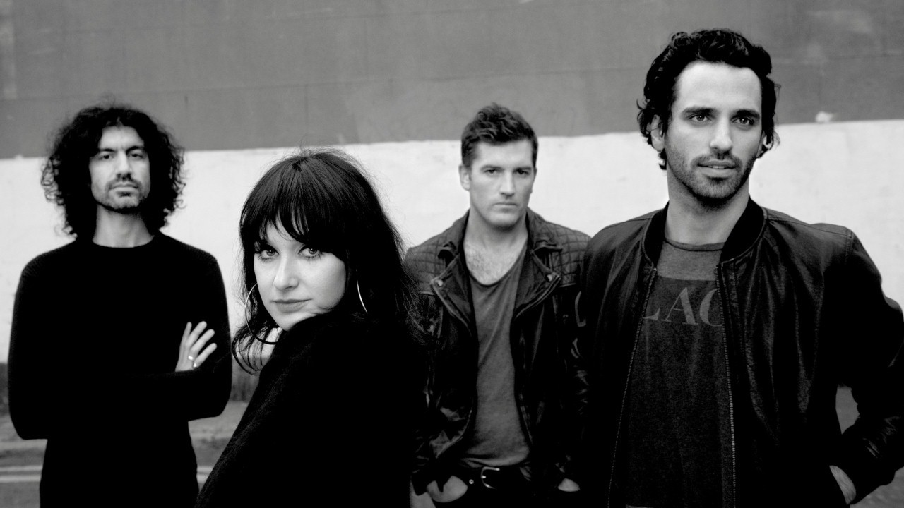 Howling Bells — Photo