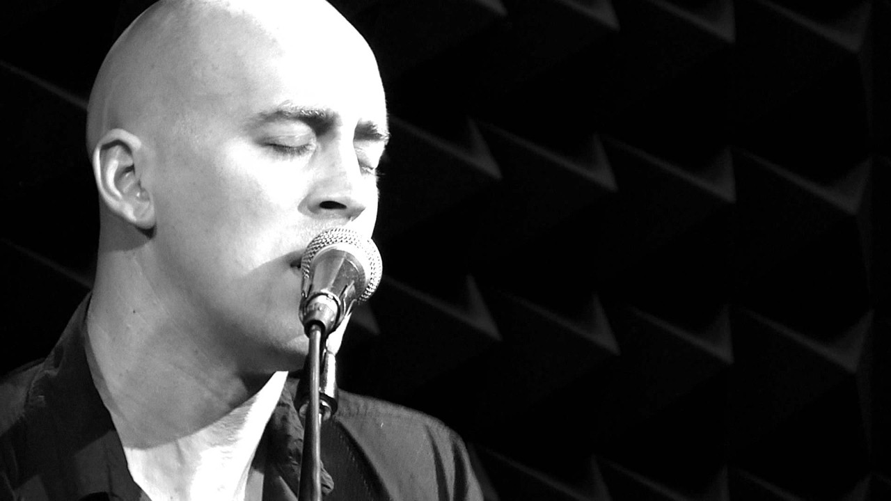Header Banner Tyrone Wells