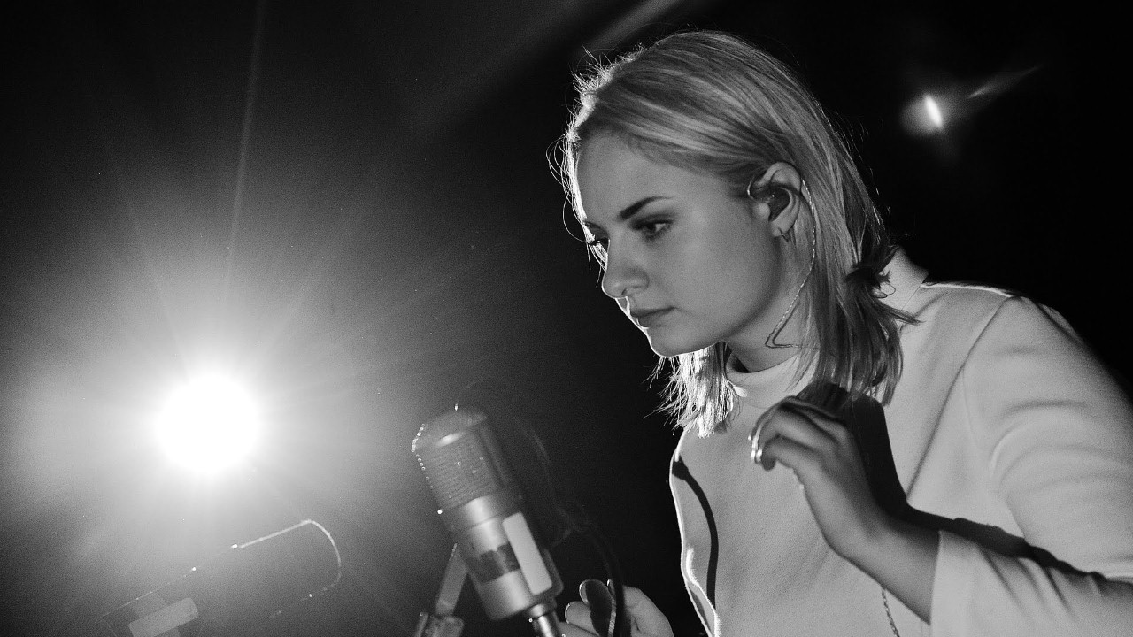 Header Banner Låpsley