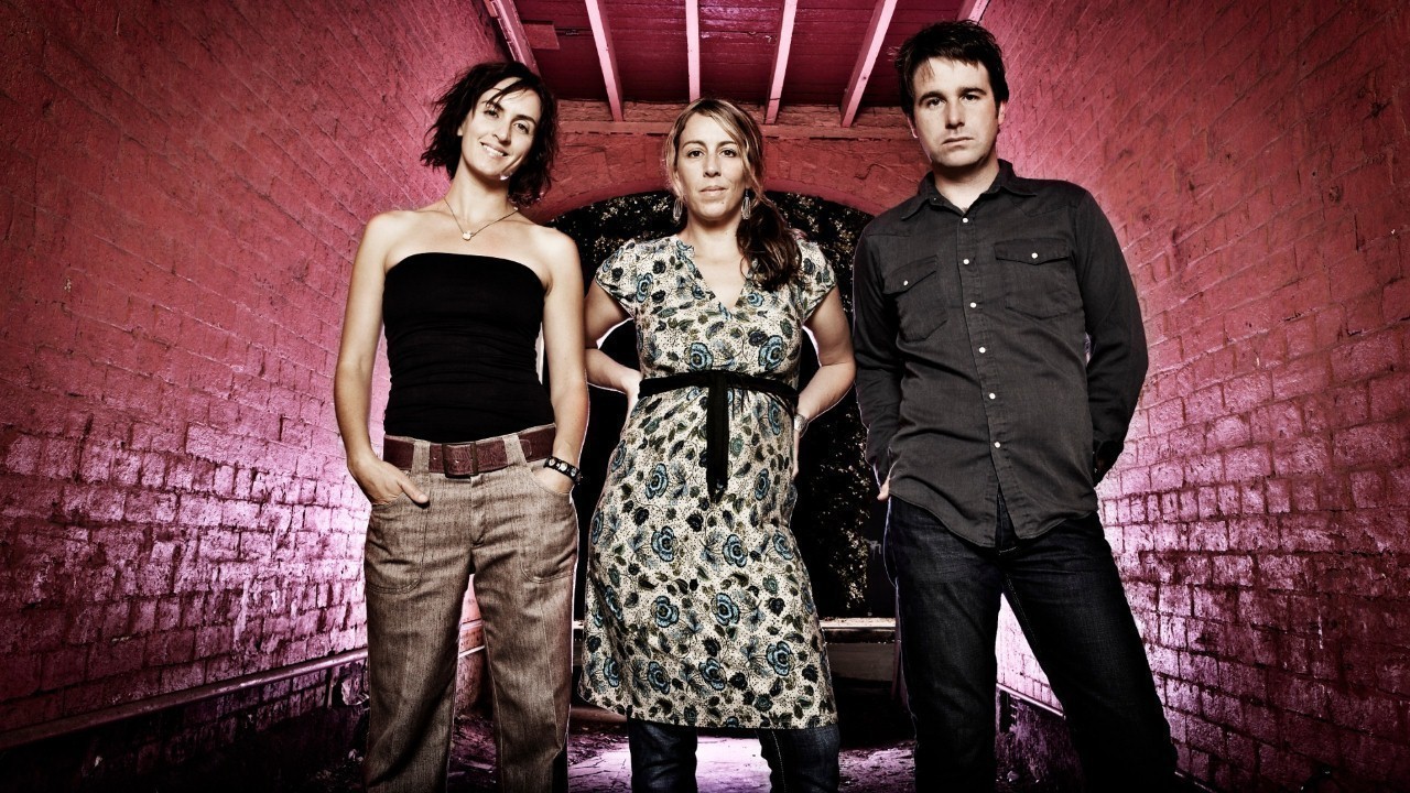 Header Banner The Waifs