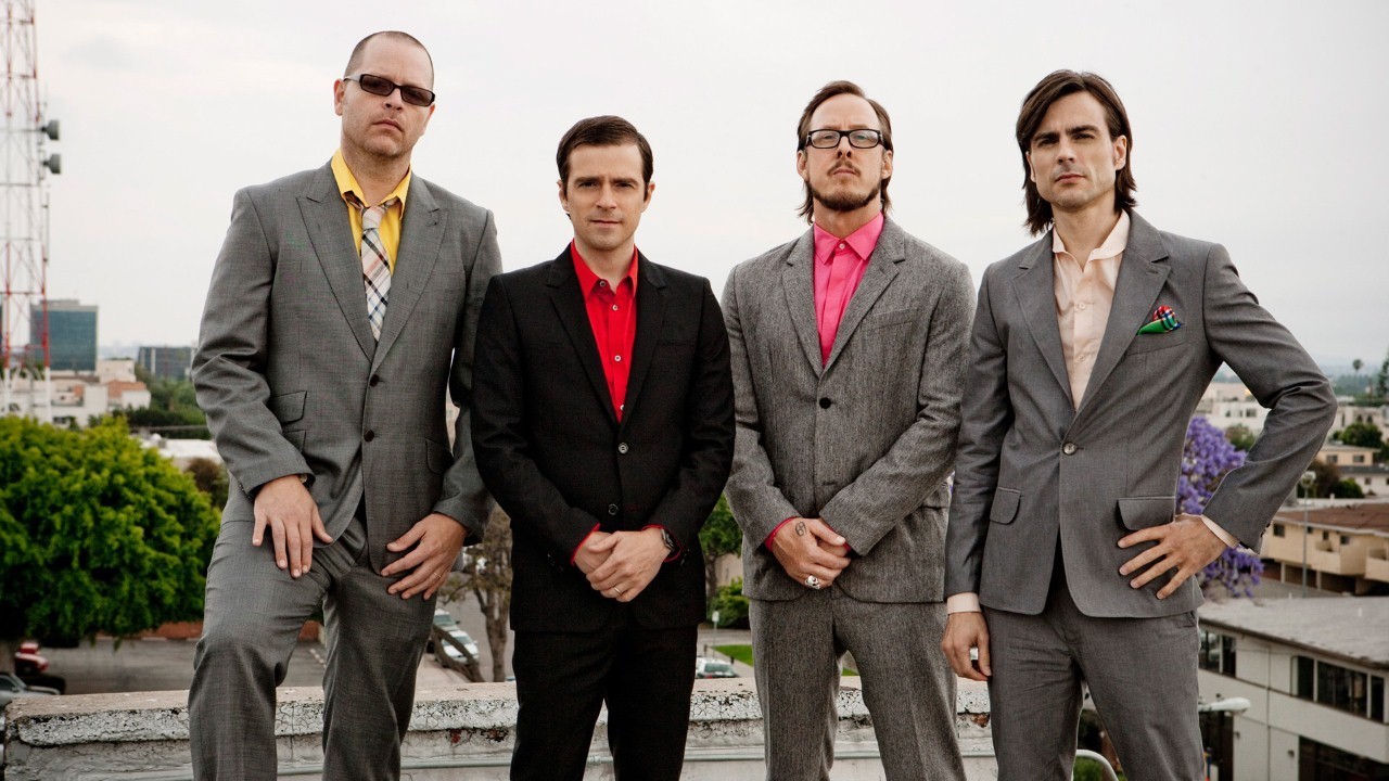 Pelopor Geek-Rock Power Pop Dunia Weezer: Analisis Progresi Kord 'Island In The Sun' dan Distorsi Emosional 'Say It Ain't So'