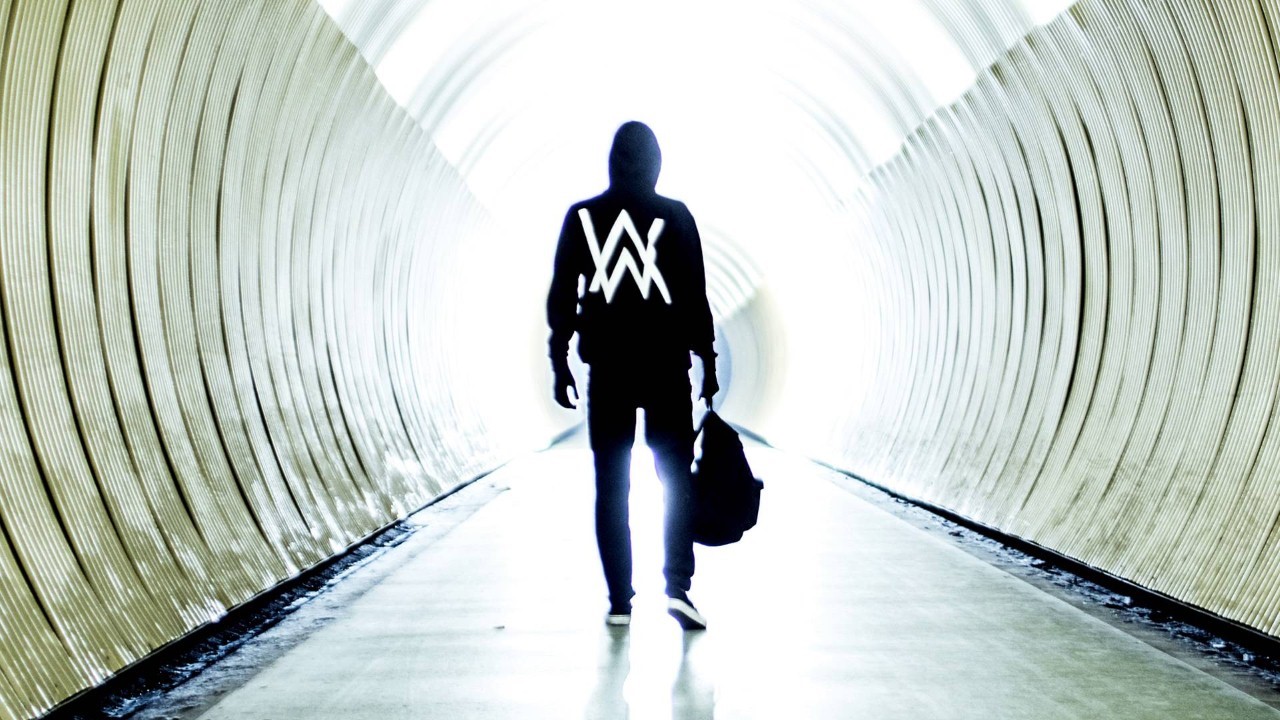Arsitektur Melodi Anthem EDM Global Alan Walker: Eksplorasi Progresi Kord 'Alone', 'On My Way', dan 'The Spectre'
