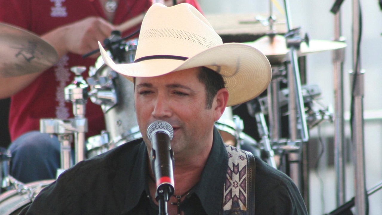 Tracy Byrd — Photo