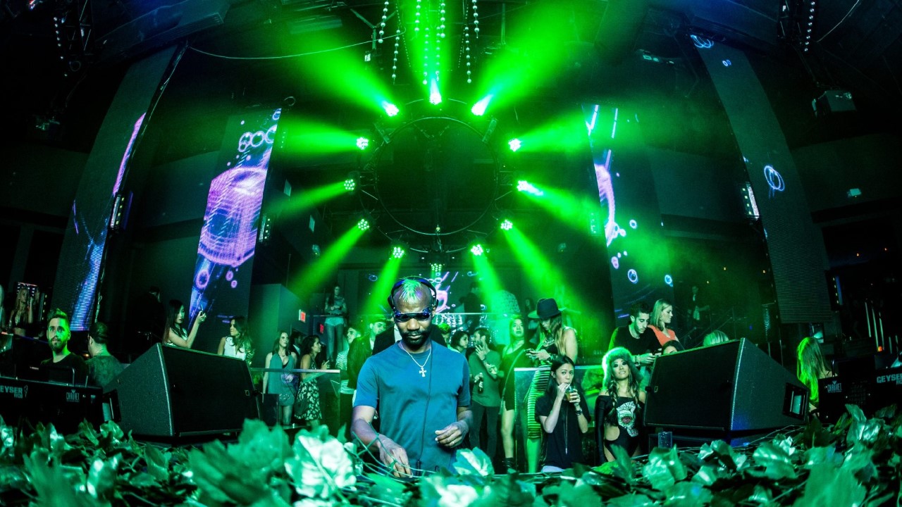 Green Velvet — Photo