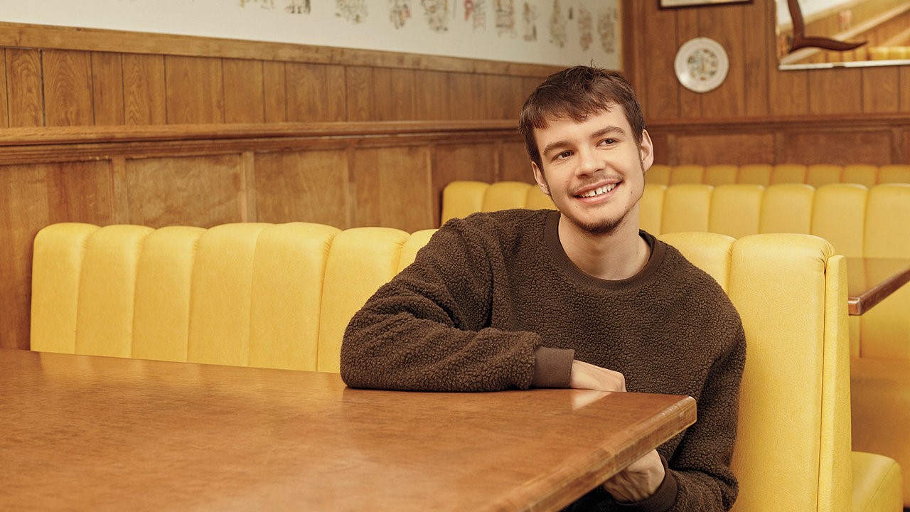 Kejeniusan Jazz-Pop Kamar Tidur Rex Orange County: Eksplorasi Harmoni Kord 'Best Friend', 'Loving Is Easy', dan 'Pluto Projector'