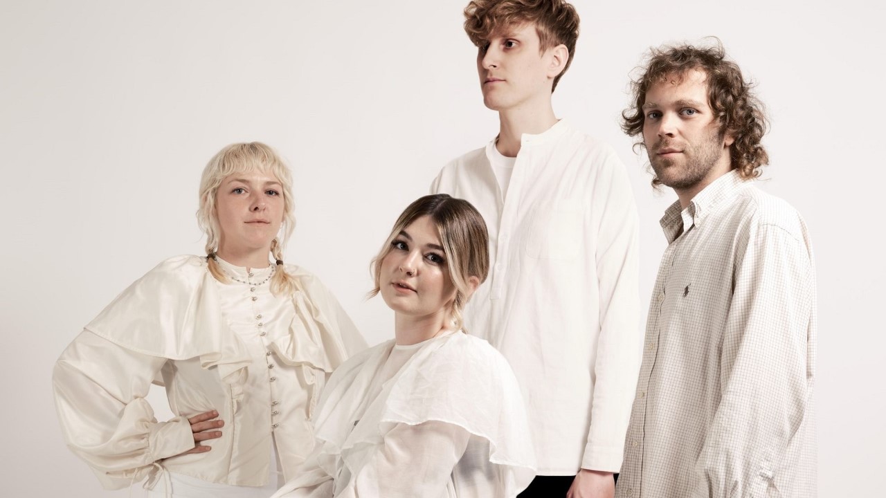 Yumi Zouma — Photo