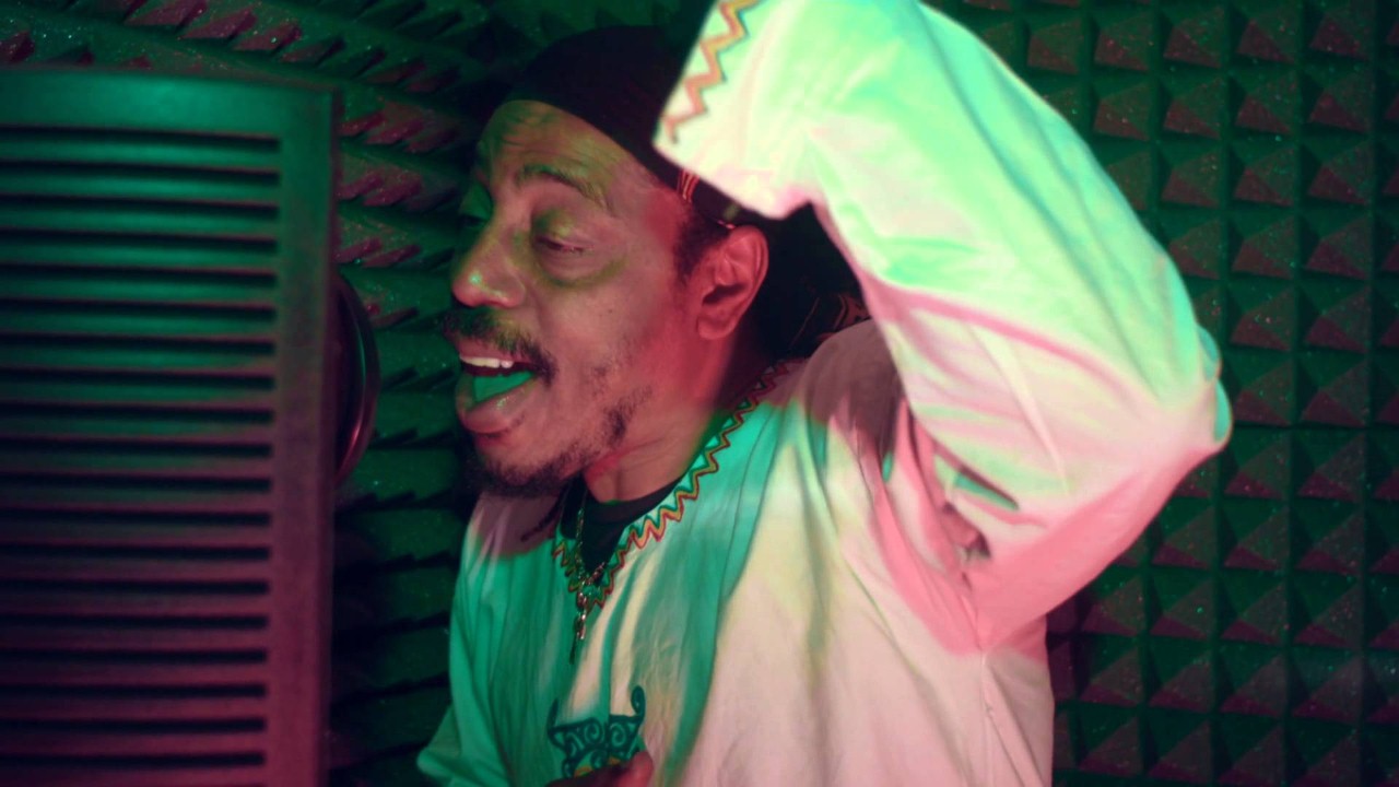 Earl Sixteen