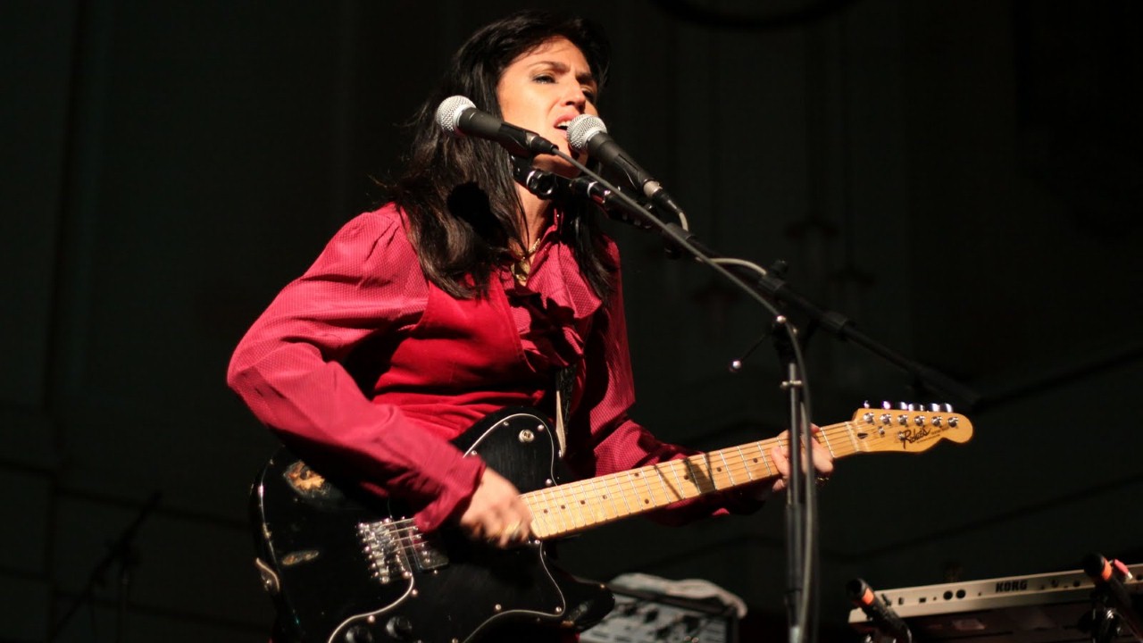 Joan as Police Woman — Photo