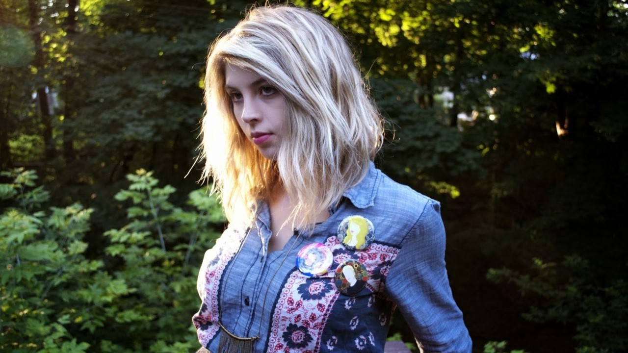 Mikaela Davis — Photo · promo