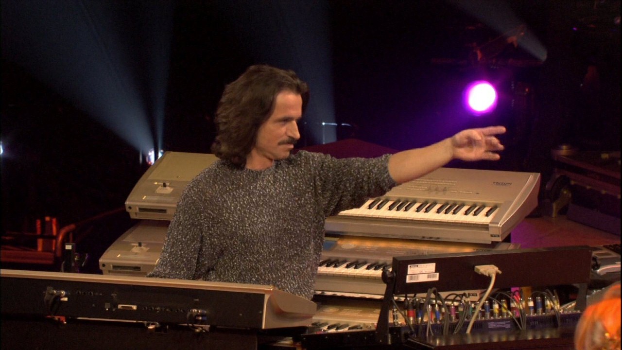 Yanni — Photo