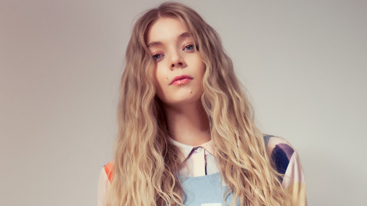 Header Banner Becky Hill
