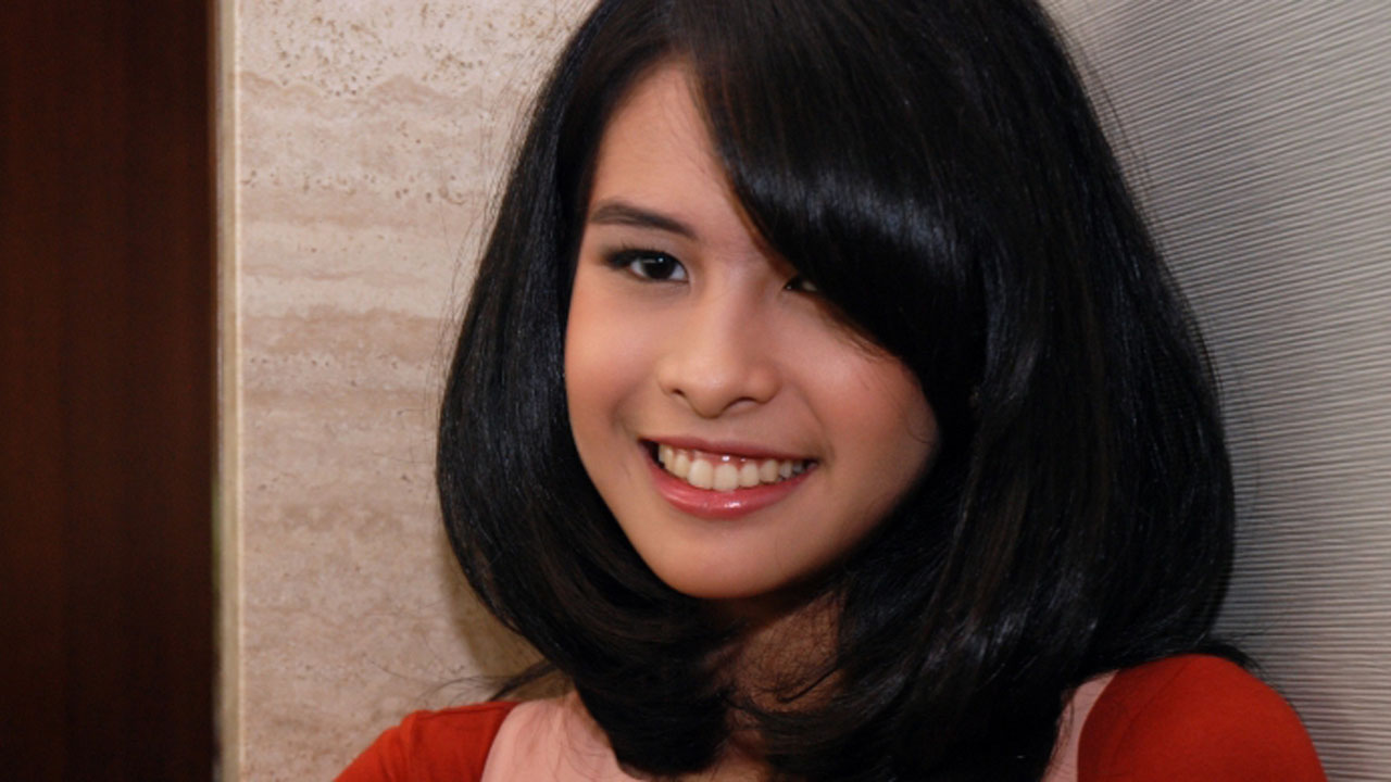 Keanggunan Pop Balada Akustik Maudy Ayunda: Sentuhan Puitis 'Perahu Kertas' Ciptaan Dewi Lestari