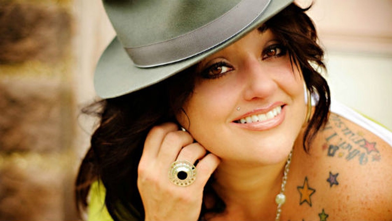 Debbie Deb — Photo