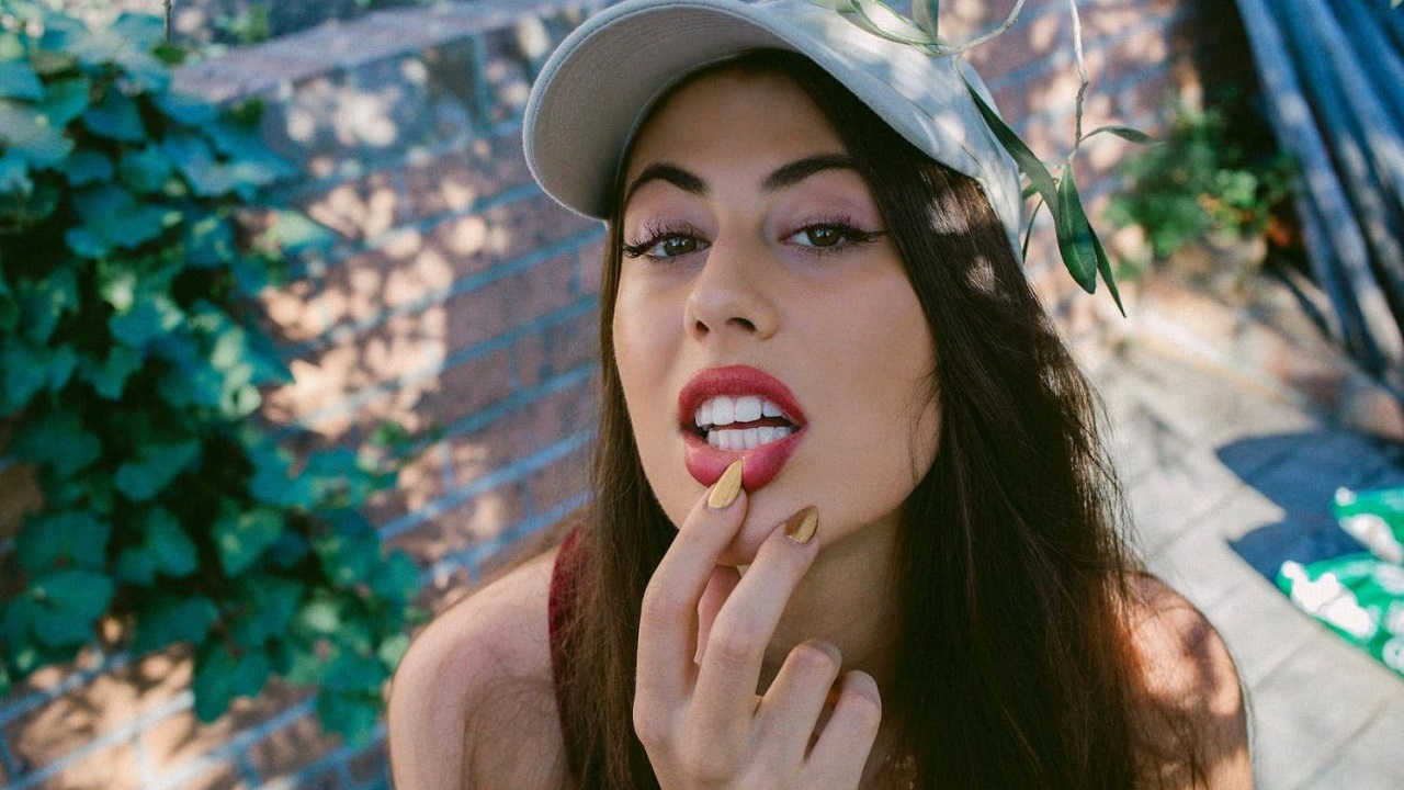 Kota Banks — Photo
