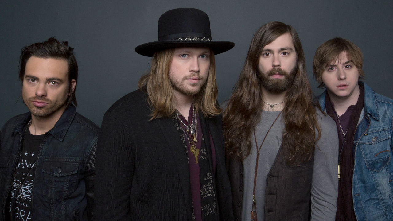 A Thousand Horses — Photo