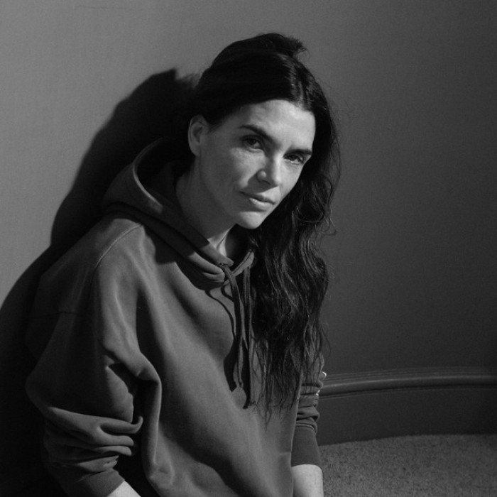 Leona Naess — Photo
