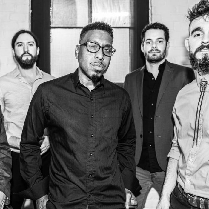 Tomar and the FCs — Photo