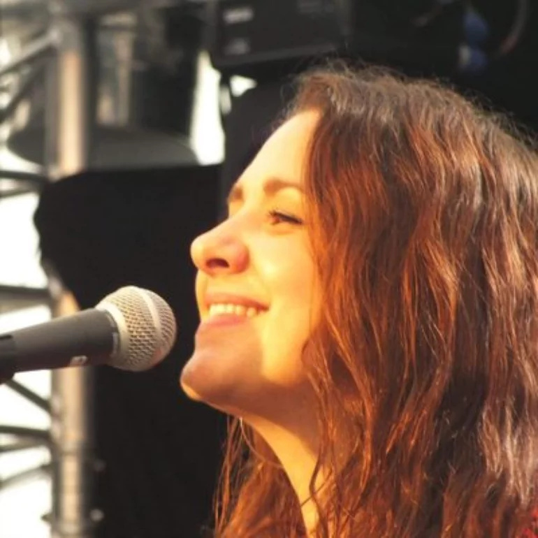 Lisa Abbott