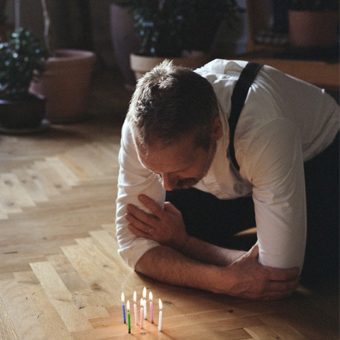 Hess Is More — Photo