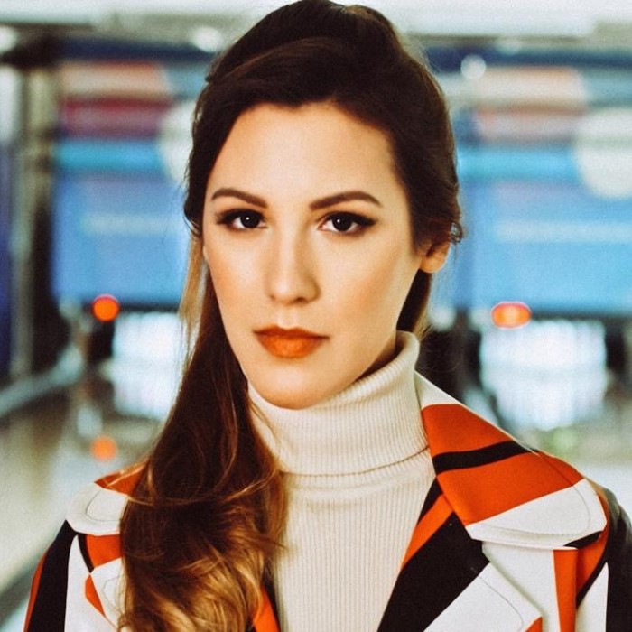 Mara Connor — Photo