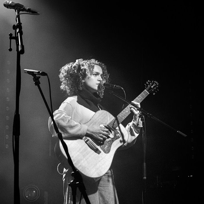 Lily Lyons - Singer/Songwriter artist