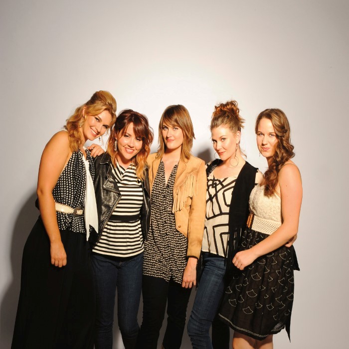 Della Mae