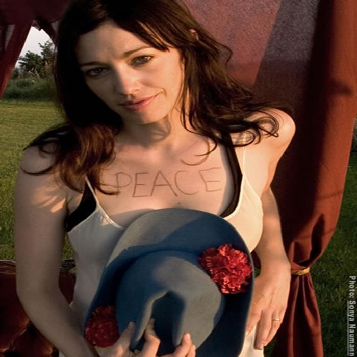 Pieta Brown — Photo